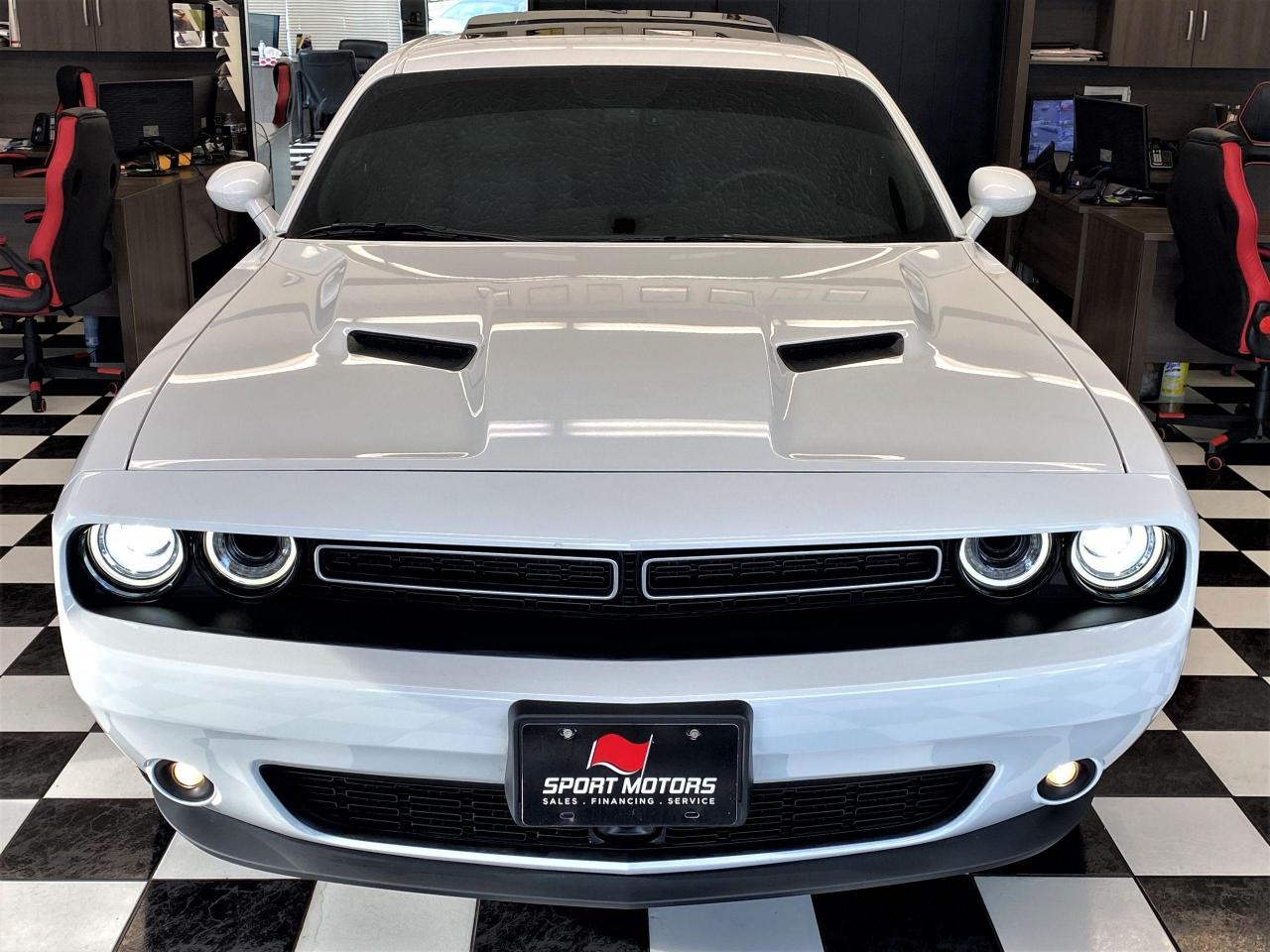 2020 Dodge Challenger SXT Premium Plus+Adaptive Cruise+CLEAN CARFAX - Photo #6
