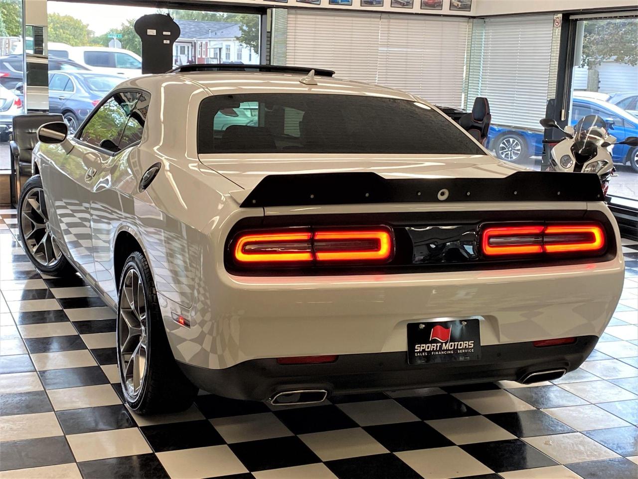 2020 Dodge Challenger SXT Premium Plus+Adaptive Cruise+CLEAN CARFAX - Photo #14
