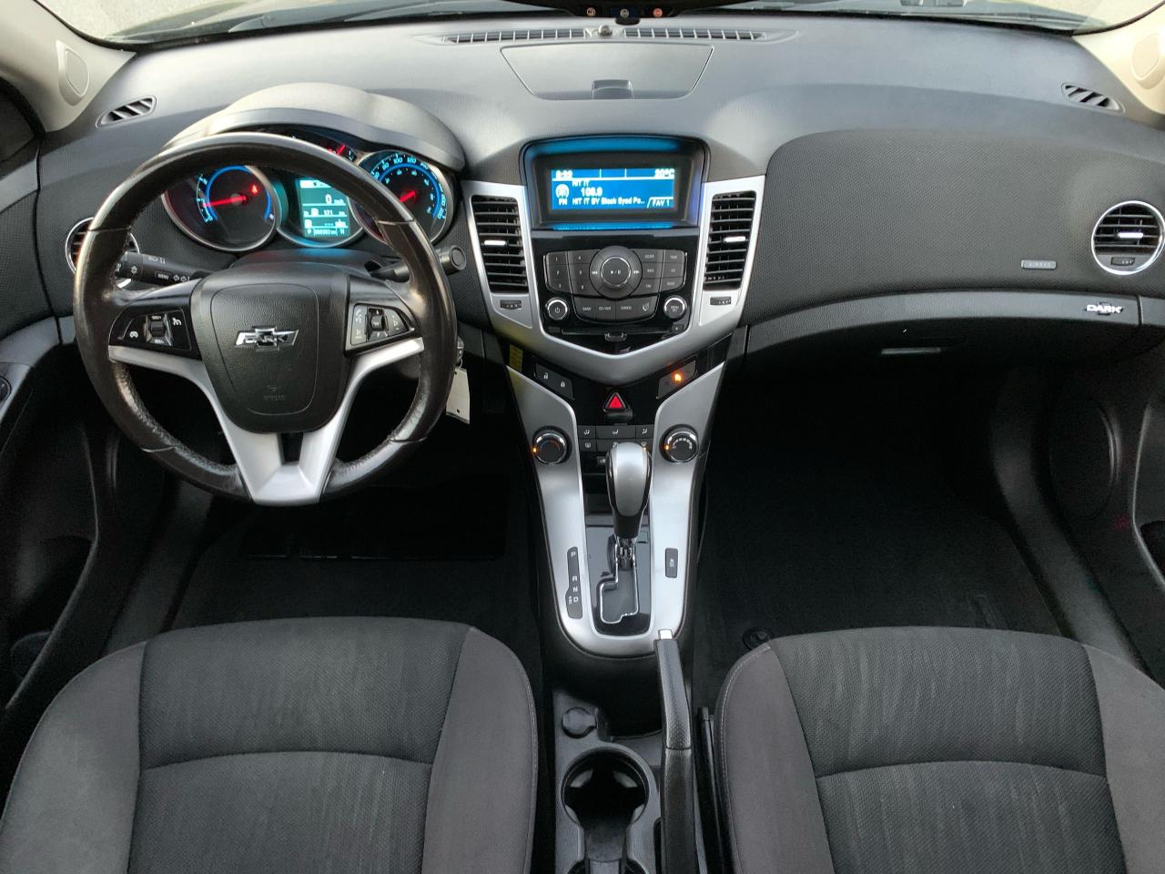 2014 Chevrolet Cruze 1LT Photo2