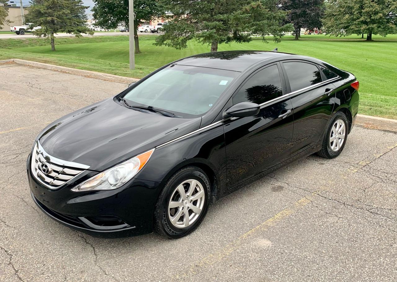 2011 Hyundai Sonata GL - Photo #14