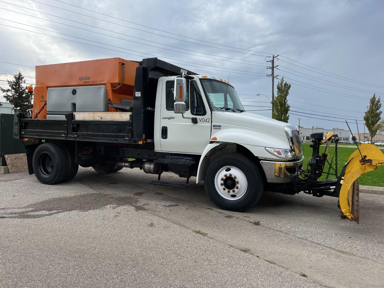 2013 International 4300 HYDRAULIC BRAKE DUMP SANDER PLOW TRUCK - Photo #9