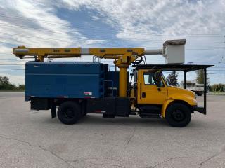 2007 International 4200 CHIPPER BUCKET TRUCK WITH ALTEC LVR 55 - Photo #5