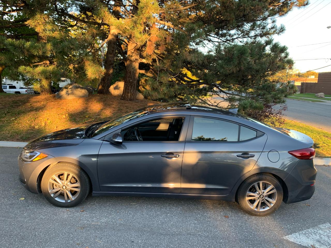 2018 Hyundai Elantra GL SE - 1 LOCAL OWNER! DEALER MAINTAINED! - Photo #2