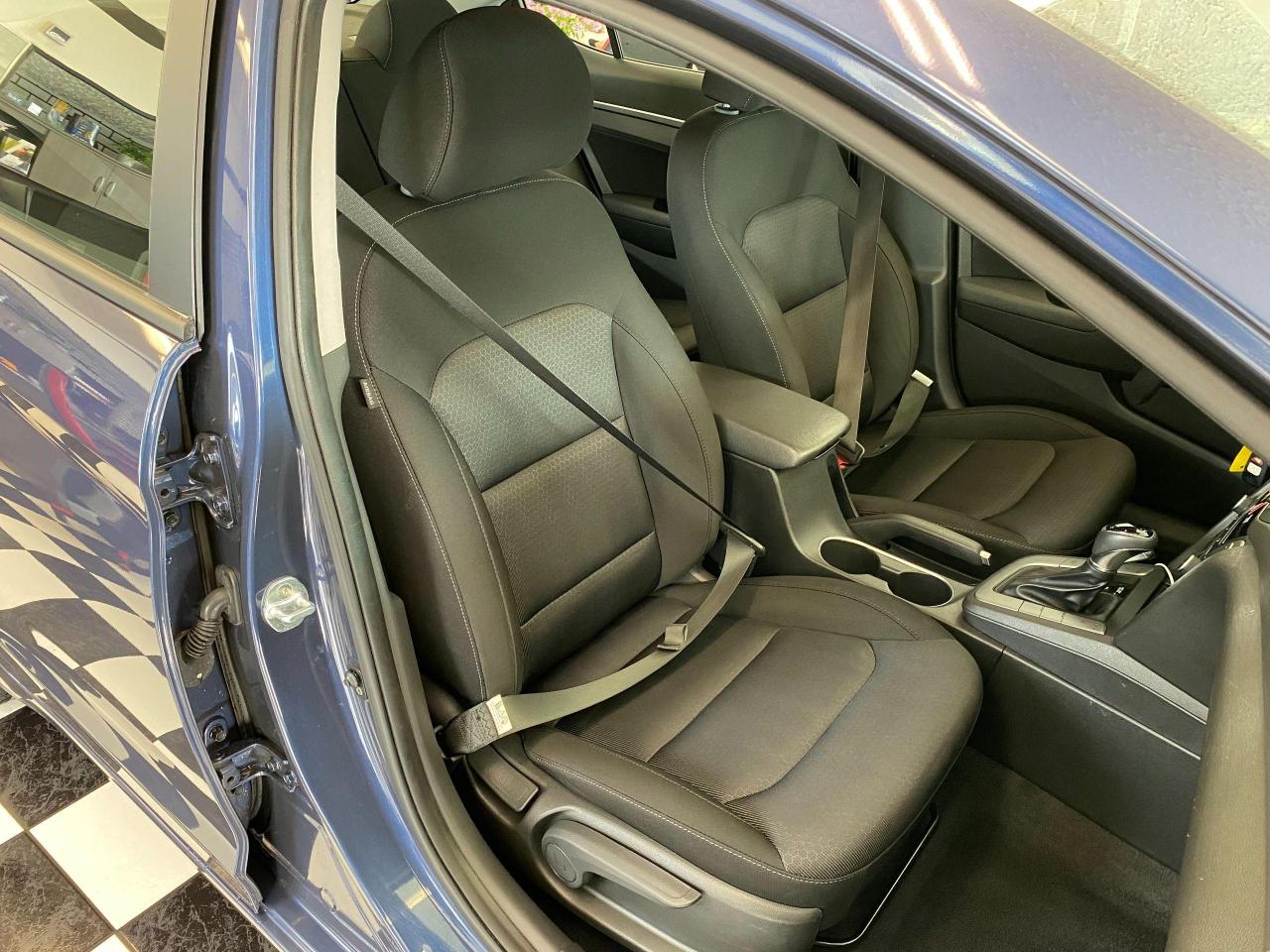 2018 Hyundai Elantra GL+ApplePlay+Camera+Blind Spot+CLEAN CARFAX - Photo #22