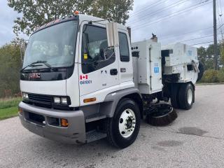 2009 GMC T7500 SWEEPER - Photo #1