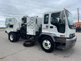 2009 GMC T7500 SWEEPER - Photo #6