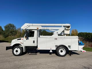 2007 International 4300 HYDRAULIC BRAKE BUCKET TRUCK - Photo #2