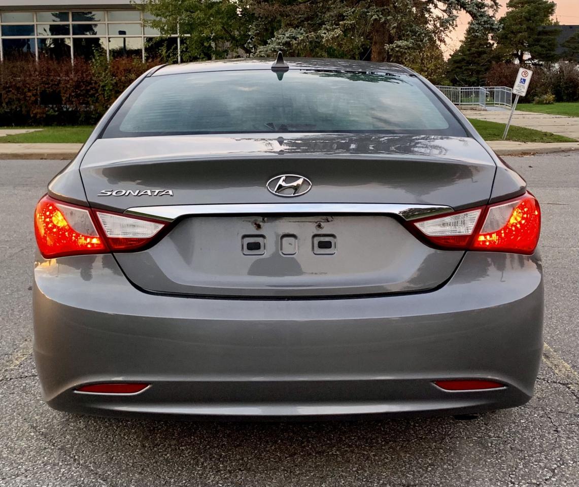 2013 Hyundai Sonata GL - Photo #4