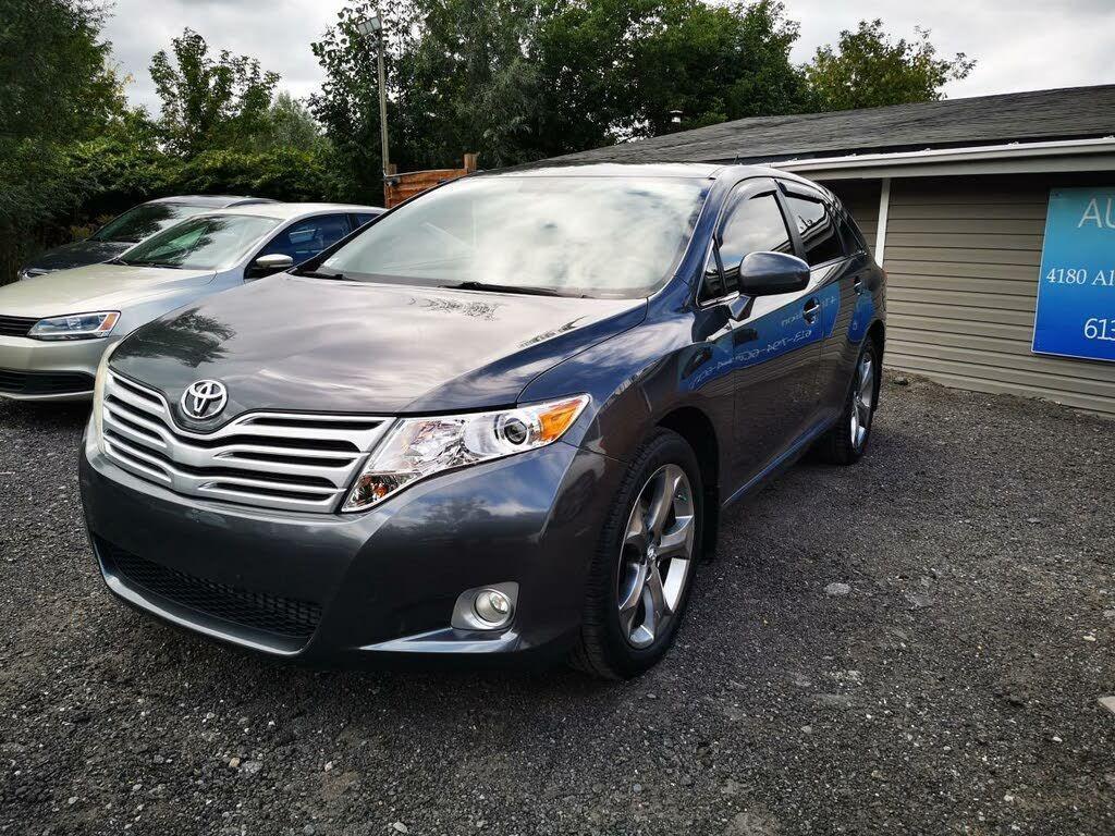 2010 Toyota Venza  - Photo #2