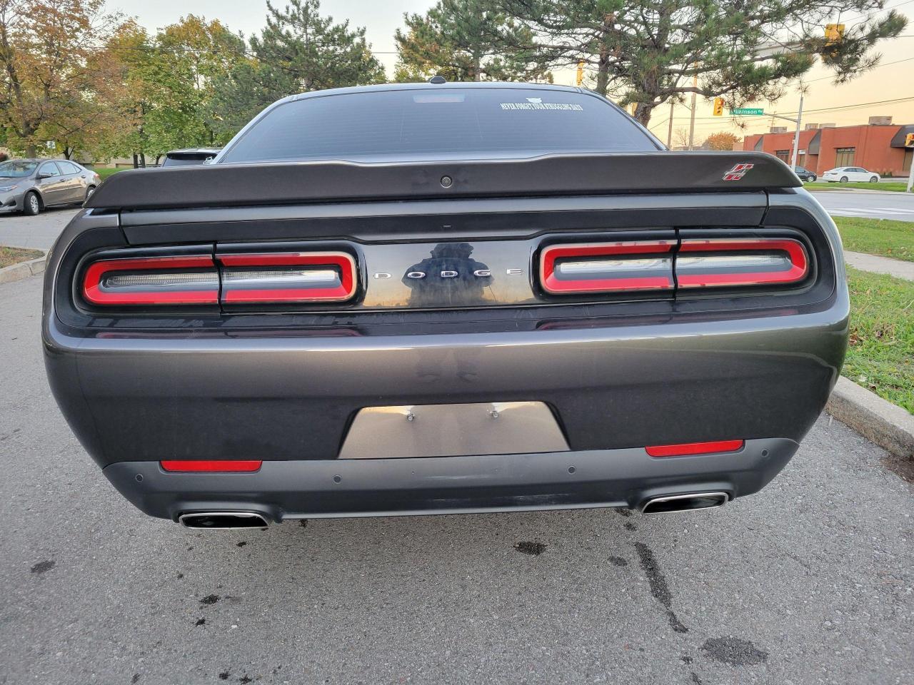 2019 Dodge Challenger SXT Photo4