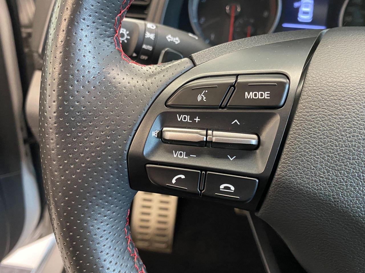 2019 Hyundai Elantra Sport+Leather+Roof+LED Lights+CLEAN CARFAX Photo128