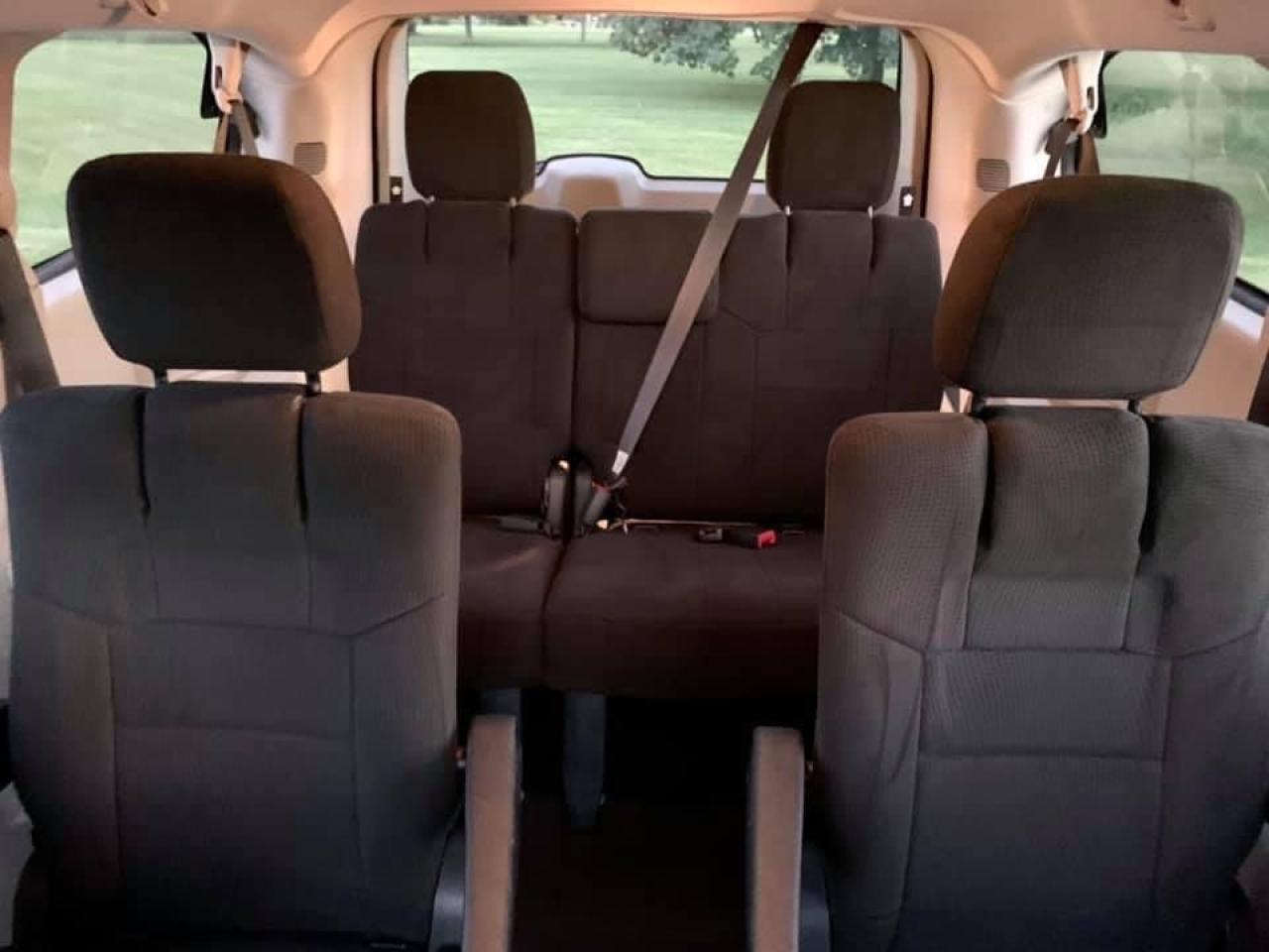 2012 Dodge Grand Caravan SXT Photo4