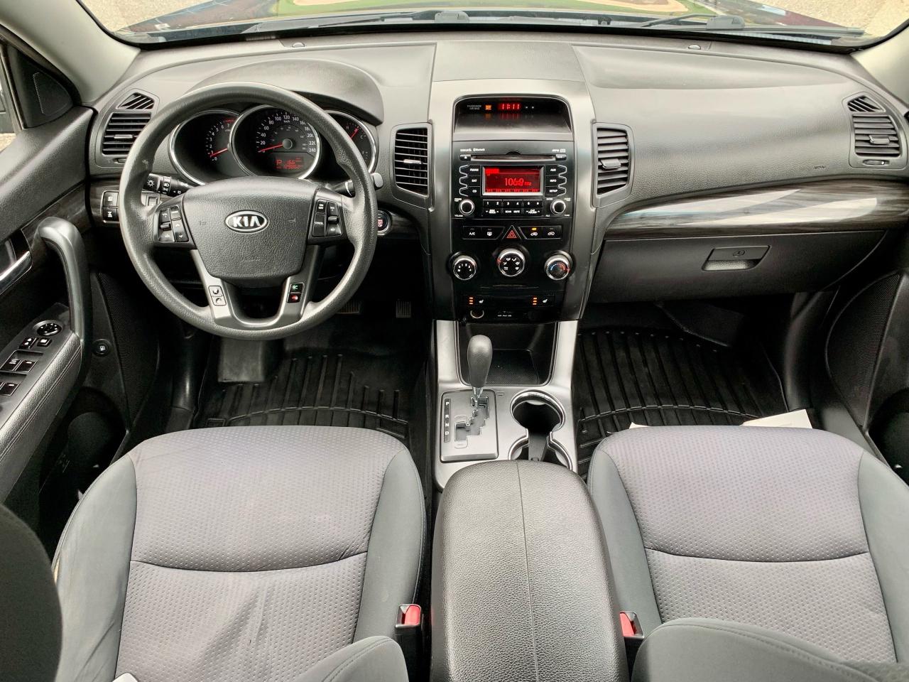 2012 Kia Sorento LX Photo3