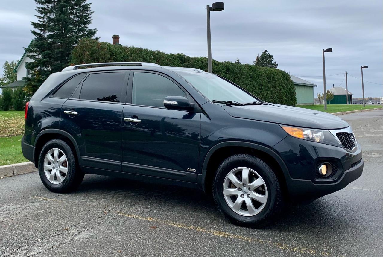 2012 Kia Sorento LX - Photo #2