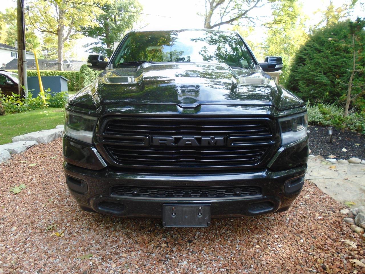 2019 RAM 1500 SLT - Photo #4