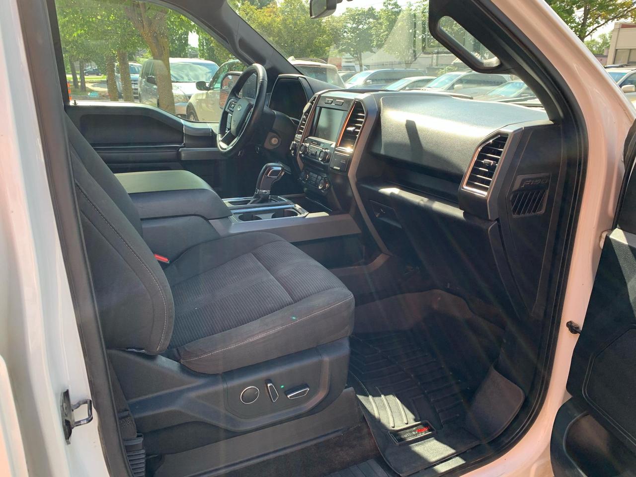 2015 Ford F-150 FX4 Crew Photo