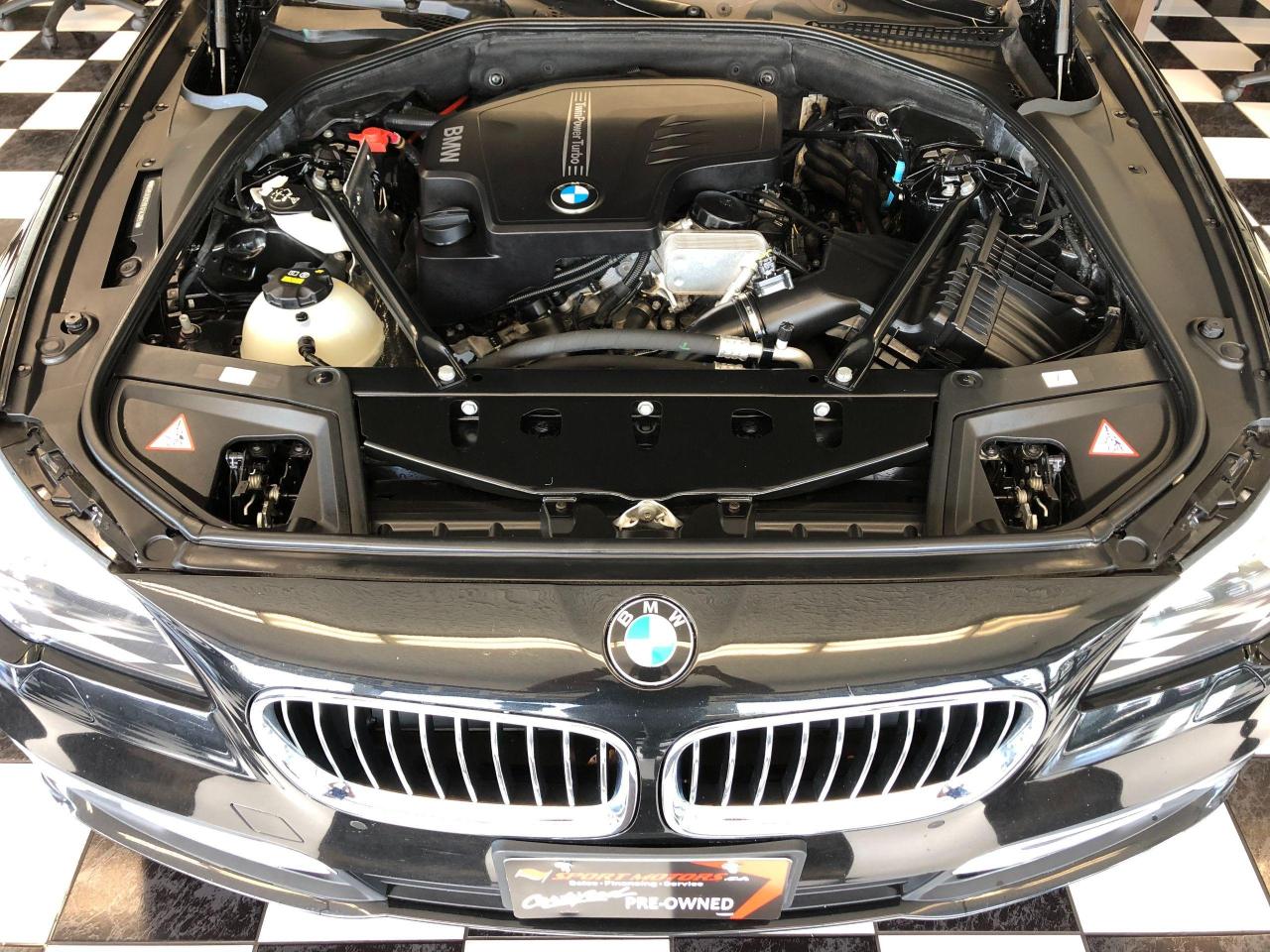 2015 BMW 5 Series 528i xDrive+GPS+Camera+Roof+CLEAN CARFAX - Photo #7