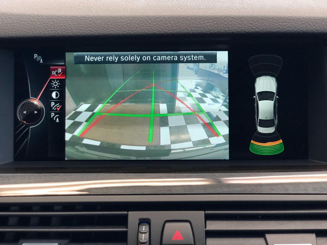 2015 BMW 5 Series 528i xDrive+GPS+Camera+Roof+CLEAN CARFAX - Photo #11