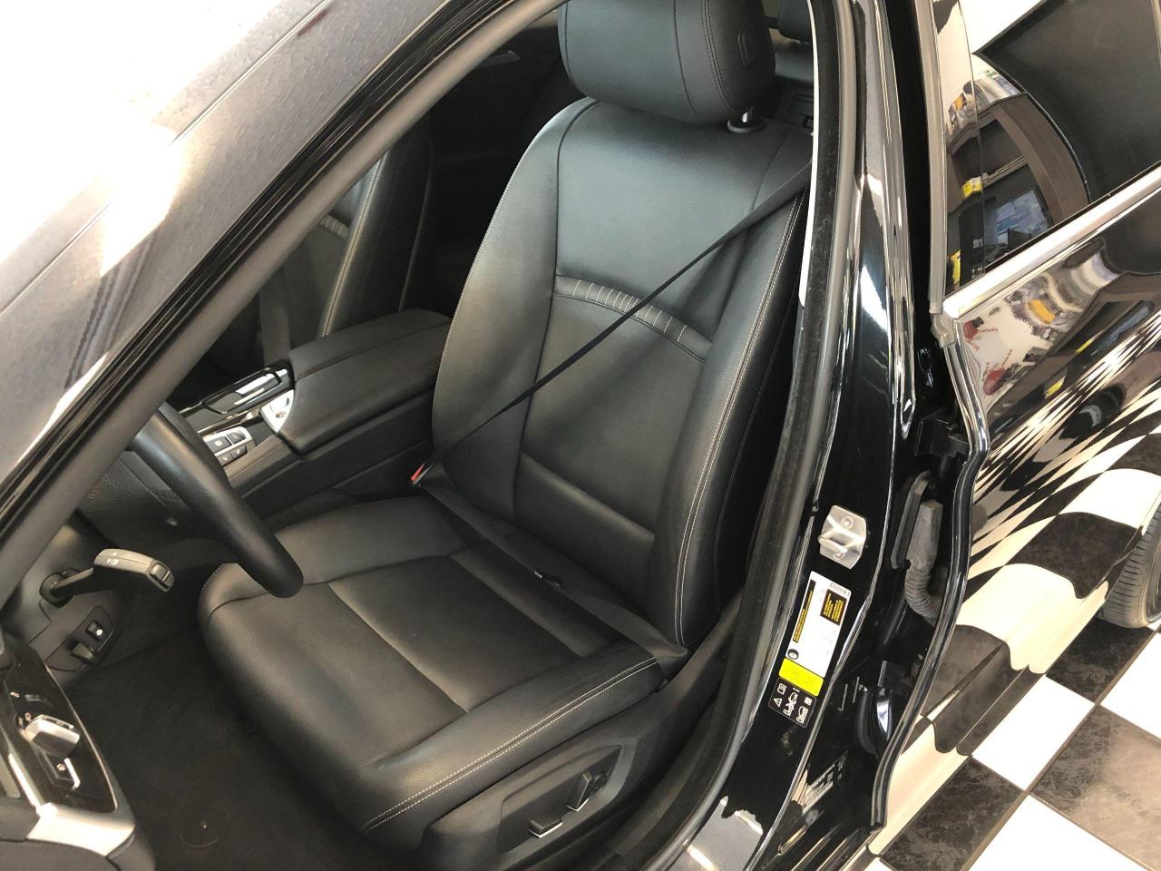 2015 BMW 5 Series 528i xDrive+GPS+Camera+Roof+CLEAN CARFAX - Photo #17