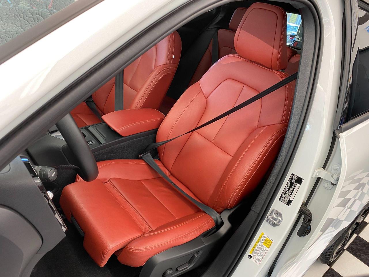2020 Volvo XC40 Momentum+Red Leather+Lane Keep+CLEAN CARFAX - Photo #20