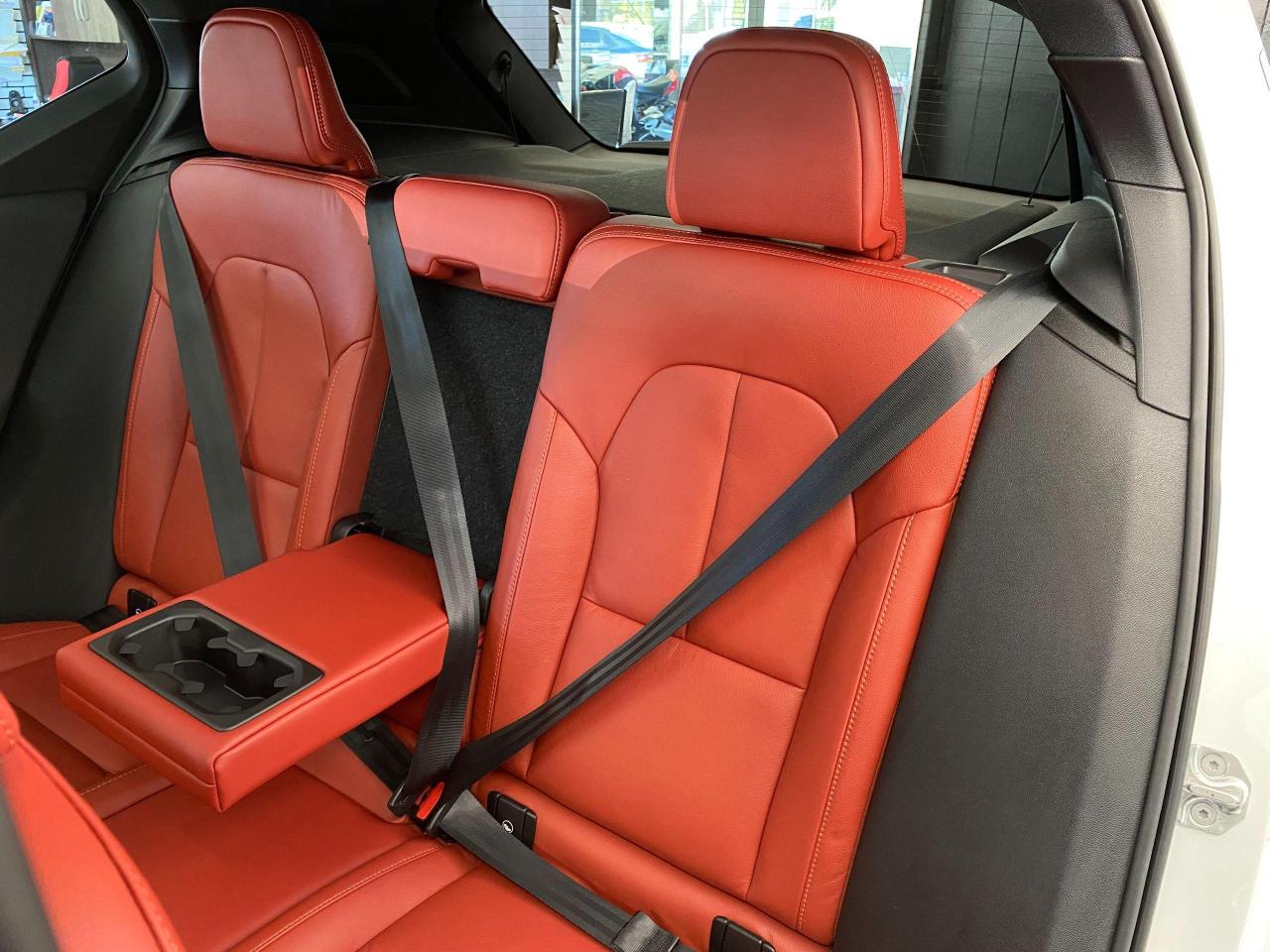 2020 Volvo XC40 Momentum+Red Leather+Lane Keep+CLEAN CARFAX - Photo #25