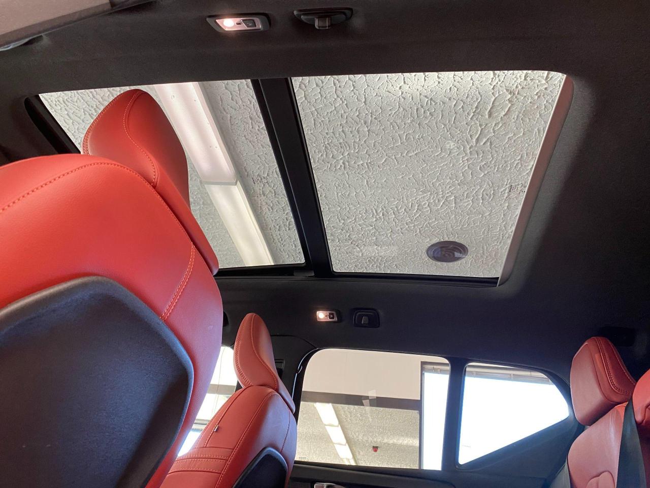 2020 Volvo XC40 Momentum+Red Leather+Lane Keep+CLEAN CARFAX - Photo #28