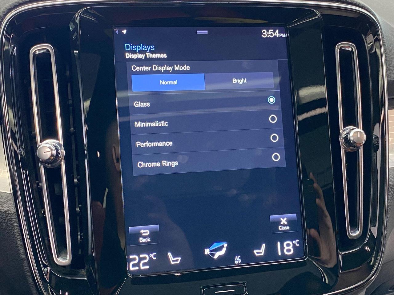 2020 Volvo XC40 Momentum+Red Leather+Lane Keep+CLEAN CARFAX - Photo #40