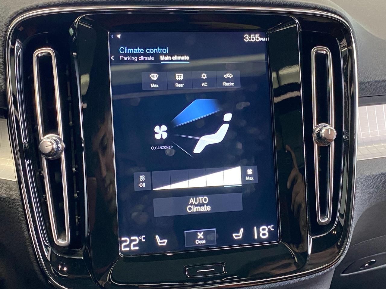 2020 Volvo XC40 Momentum+Red Leather+Lane Keep+CLEAN CARFAX - Photo #42