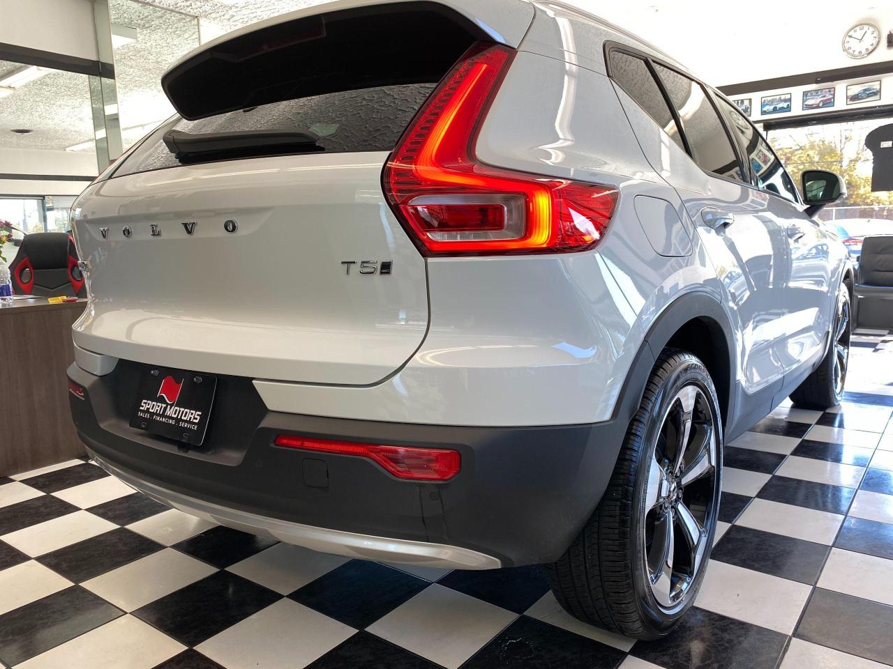2020 Volvo XC40 Momentum+Red Leather+Lane Keep+CLEAN CARFAX Photo48