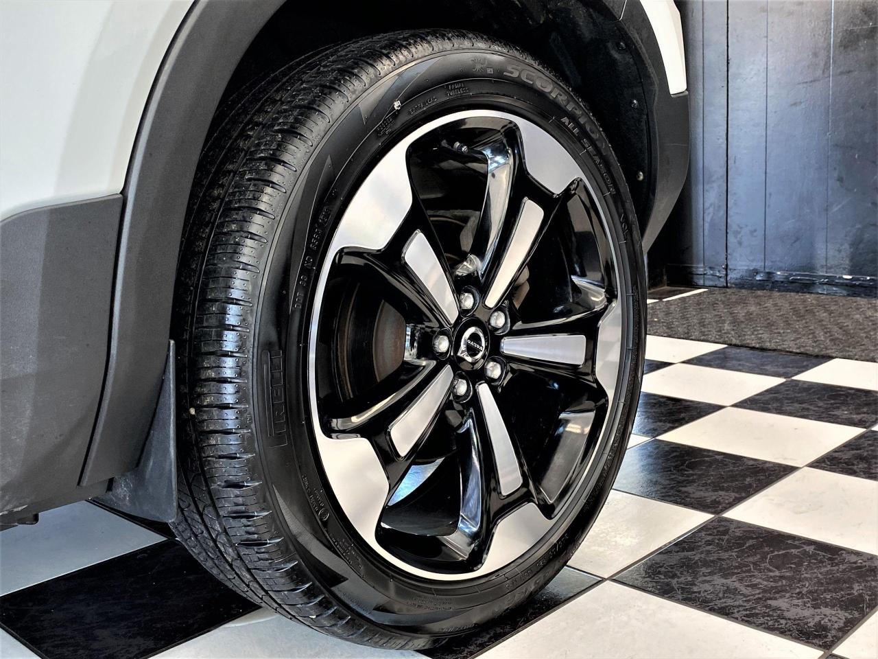 2020 Volvo XC40 Momentum+Red Leather+Lane Keep+CLEAN CARFAX - Photo #64
