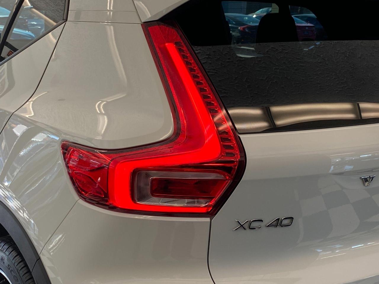 2020 Volvo XC40 Momentum+Red Leather+Lane Keep+CLEAN CARFAX - Photo #70