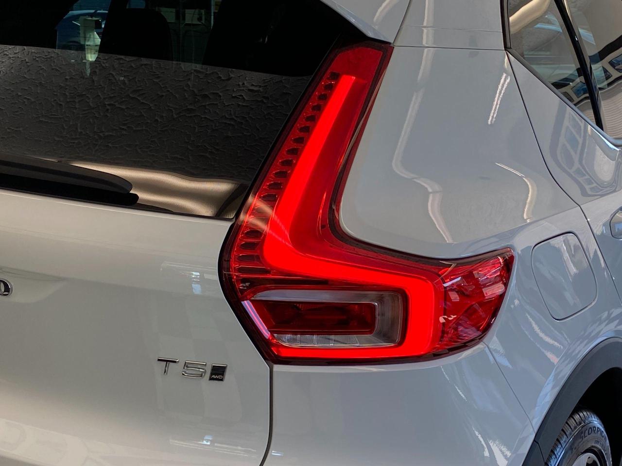 2020 Volvo XC40 Momentum+Red Leather+Lane Keep+CLEAN CARFAX - Photo #72