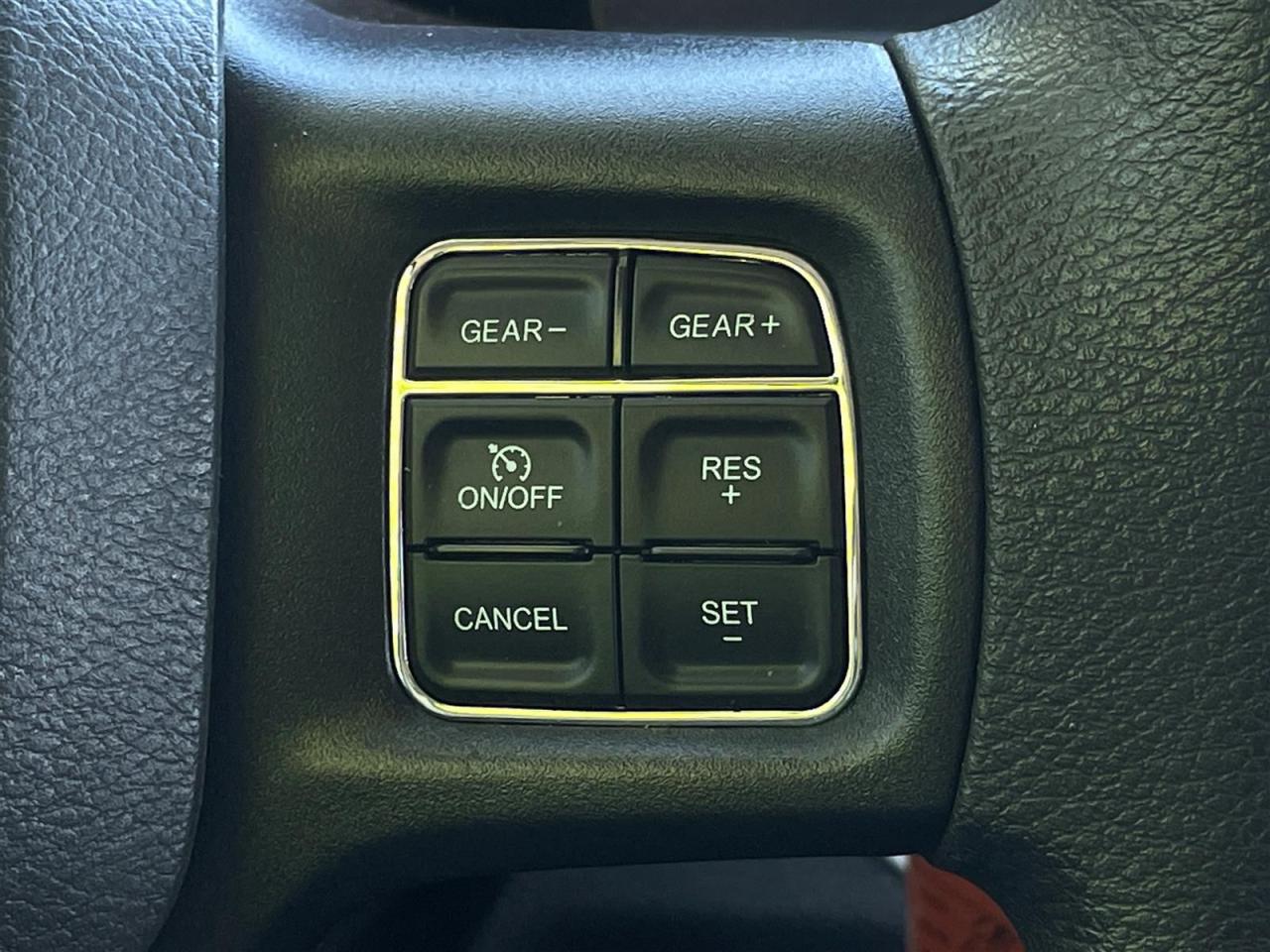 7877712
