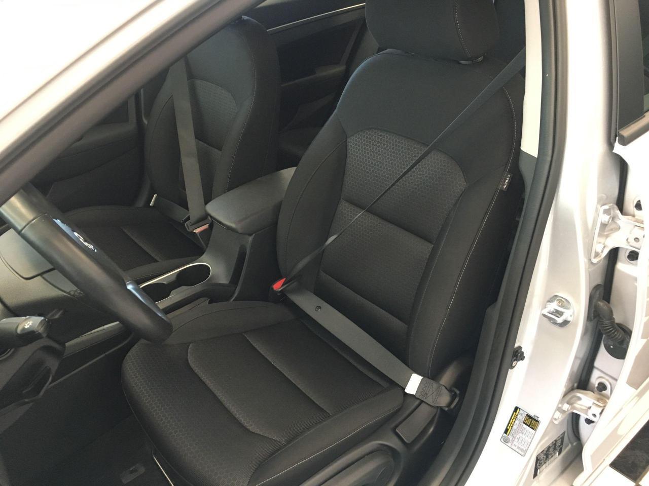 2017 Hyundai Elantra GL+ApplePlay+Camera+Blind Spot+CLEAN CARFAX Photo82
