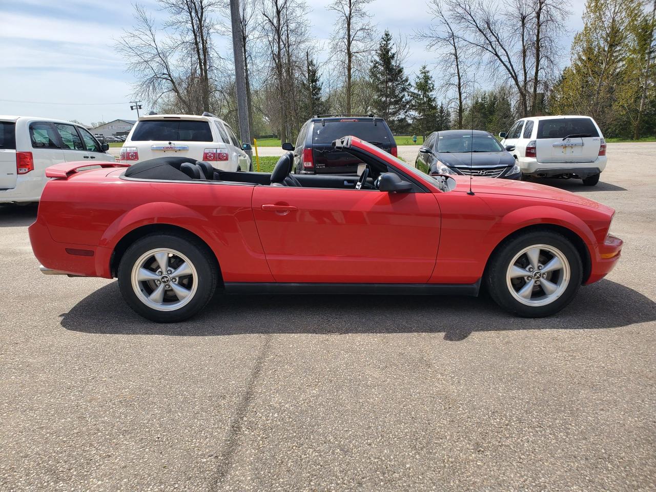 2006 Ford Mustang Convertible - Photo #2