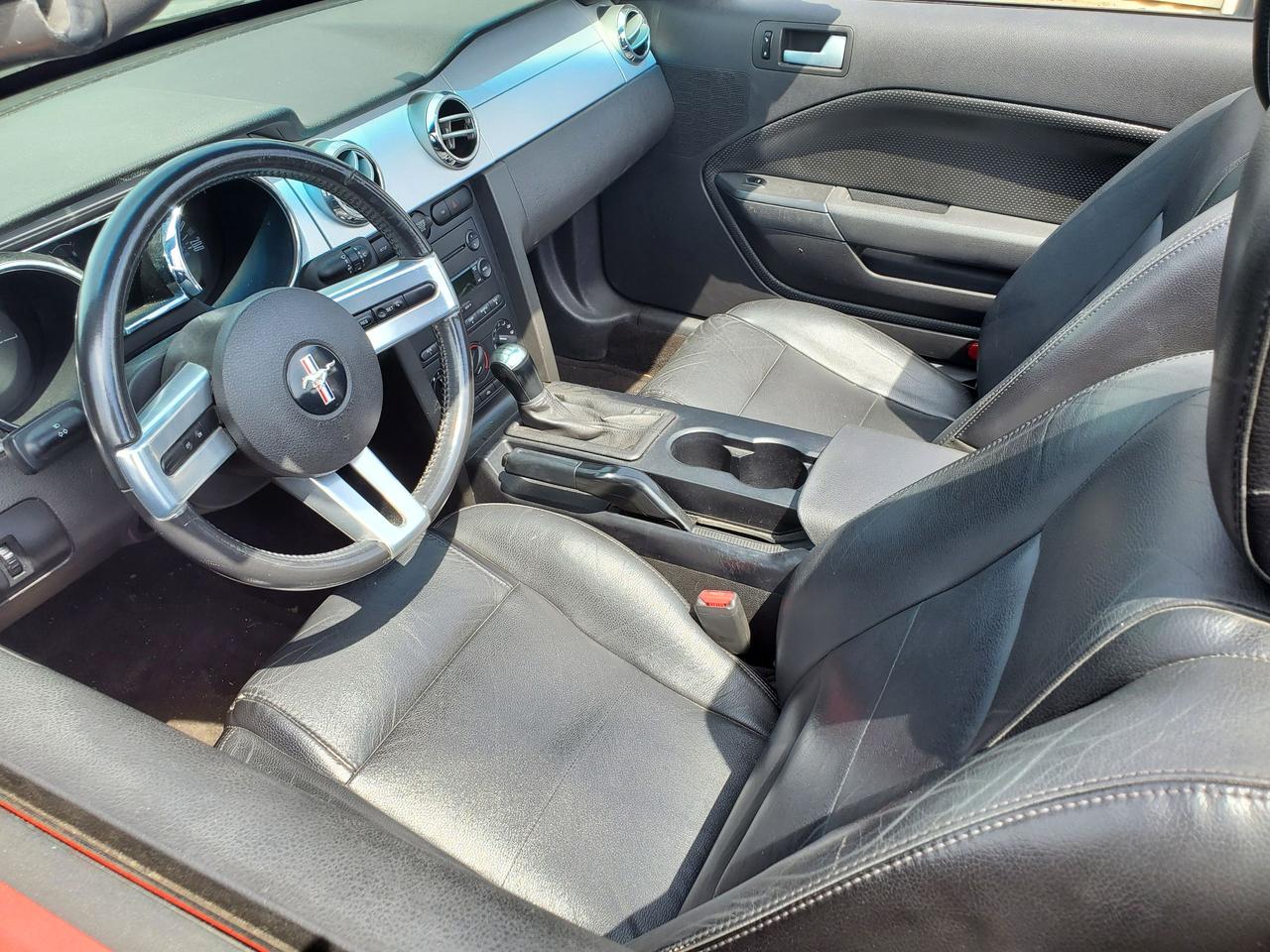 2006 Ford Mustang Convertible Photo