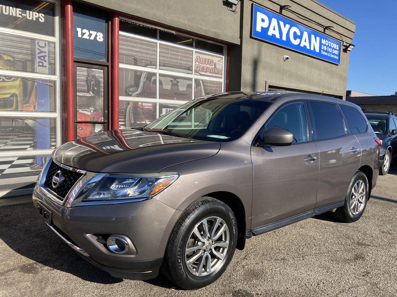 Used 2013 Nissan Pathfinder SV for sale in Kitchener, ON