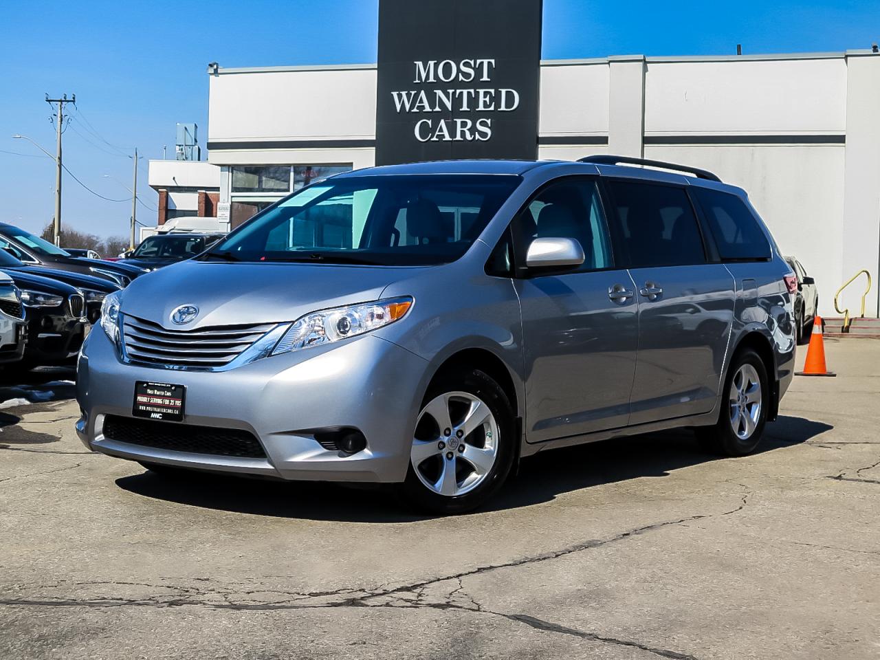 2017 Toyota Sienna LE | NO ACCIDENTS | 8 PASS | UPGRADED RADIO Photo