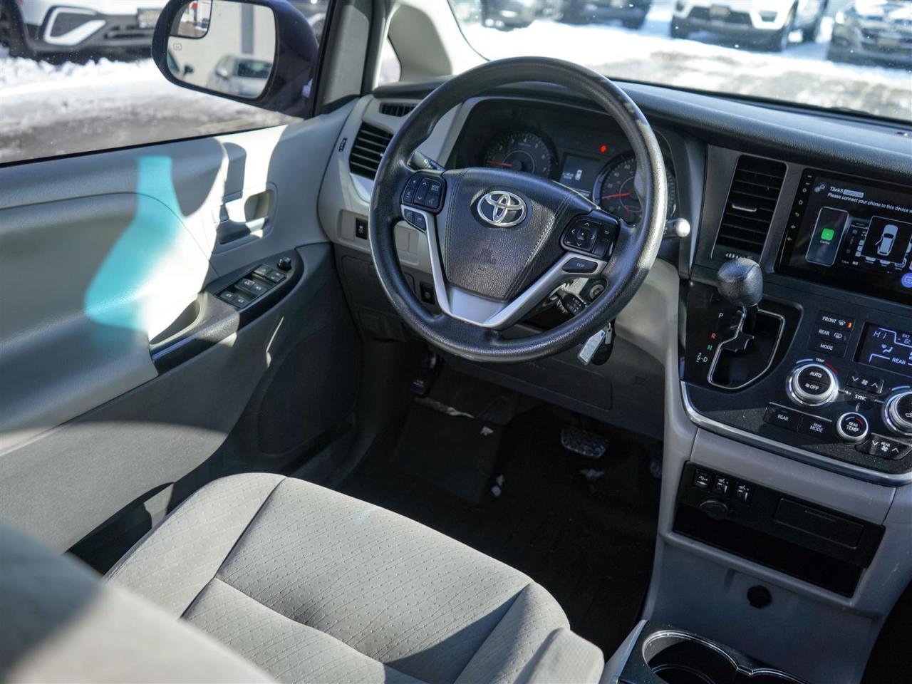 2017 Toyota Sienna LE | NO ACCIDENTS | 8 PASS | UPGRADED RADIO Photo