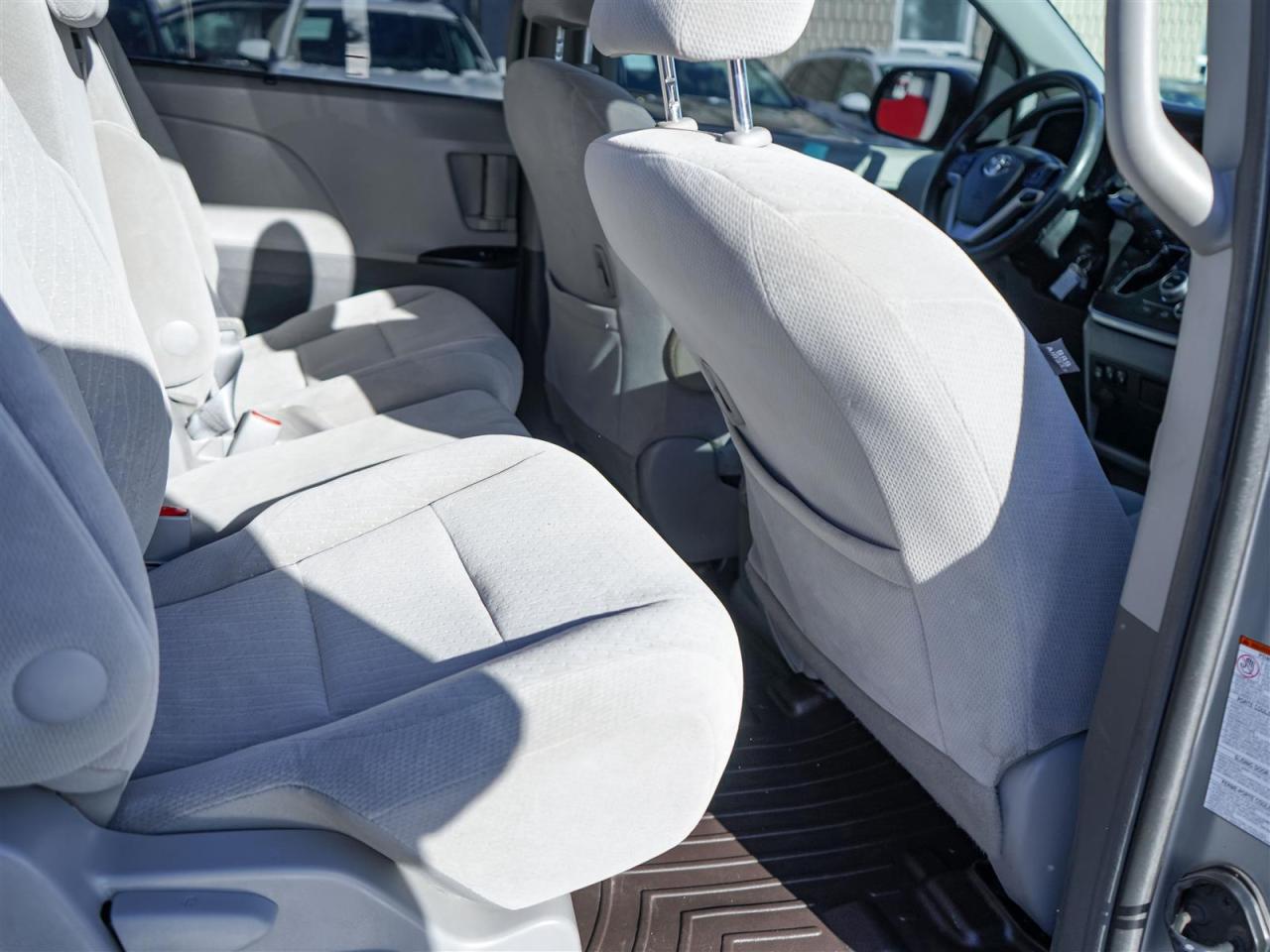 2017 Toyota Sienna LE | NO ACCIDENTS | 8 PASS | UPGRADED RADIO Photo