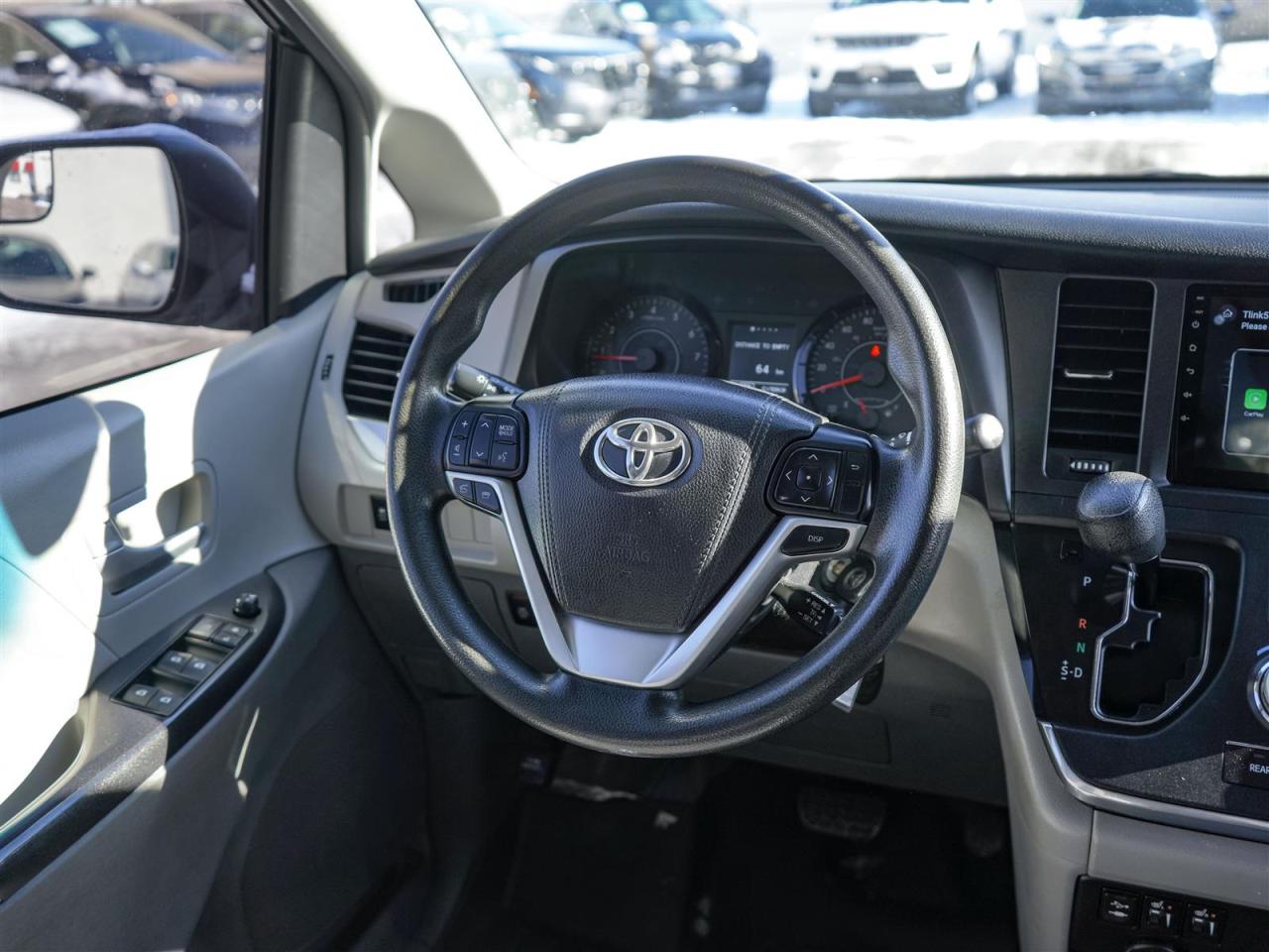 2017 Toyota Sienna LE | NO ACCIDENTS | 8 PASS | UPGRADED RADIO Photo