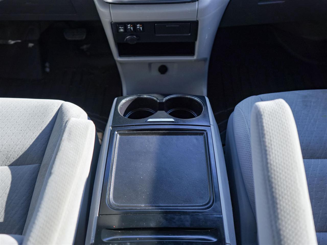 2017 Toyota Sienna LE | NO ACCIDENTS | 8 PASS | UPGRADED RADIO Photo