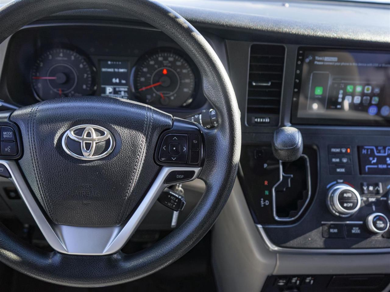 2017 Toyota Sienna LE | NO ACCIDENTS | 8 PASS | UPGRADED RADIO Photo