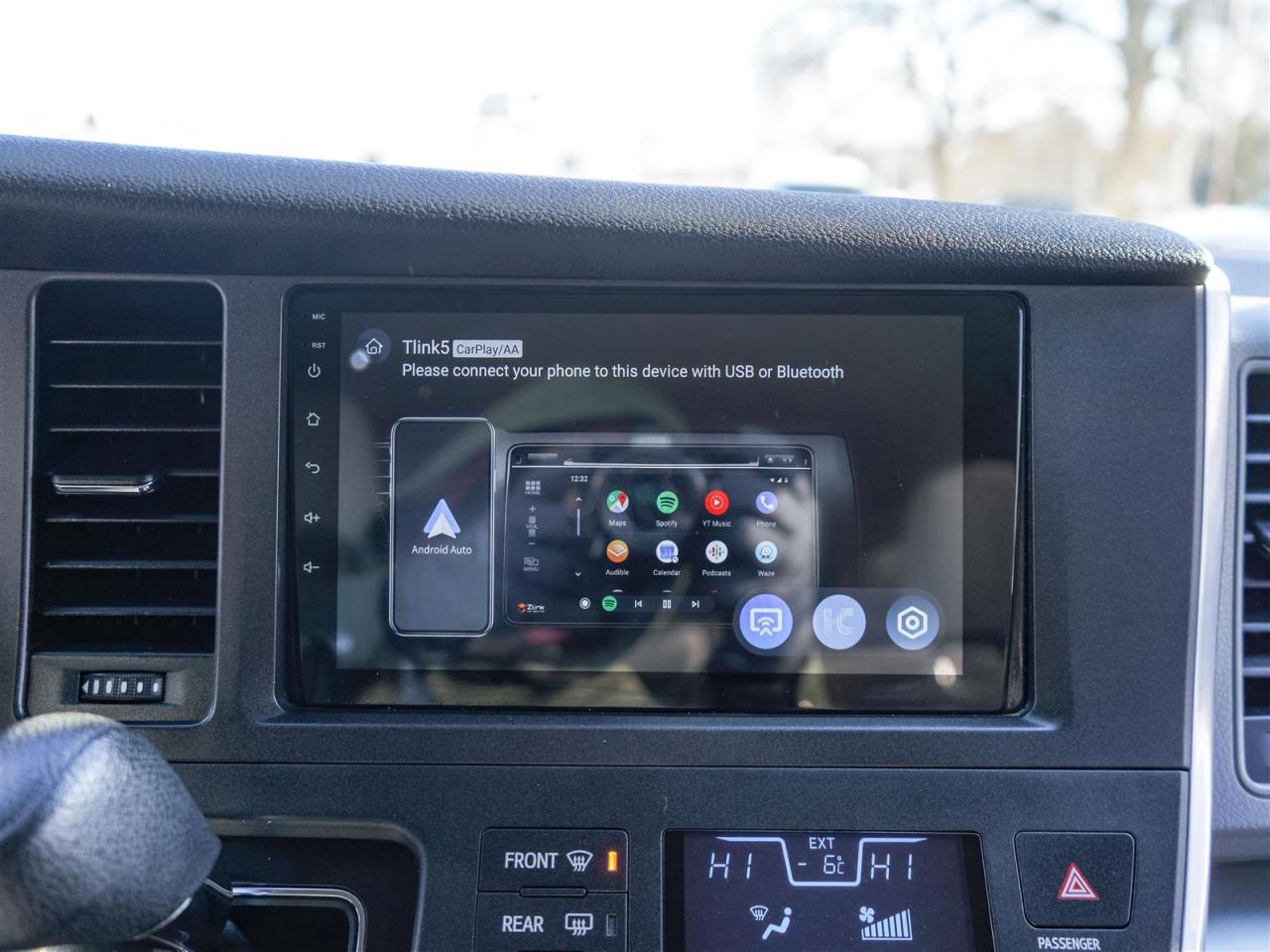 2017 Toyota Sienna LE | NO ACCIDENTS | 8 PASS | UPGRADED RADIO Photo