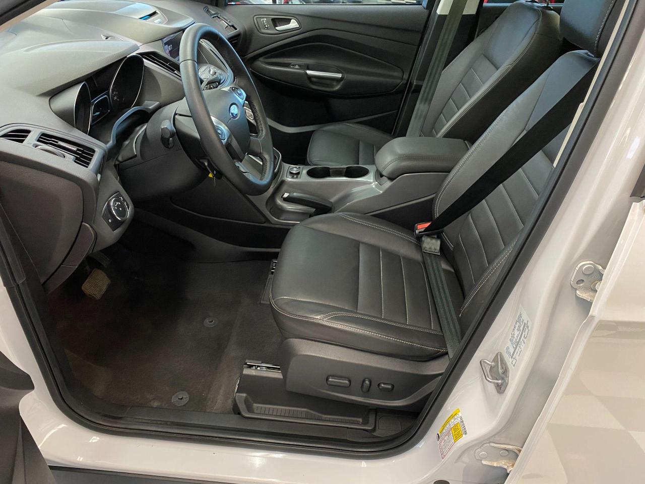 2013 Ford Escape SE+Leather+Roof+GPS+Heated Seats+New Tires+Brakes - Photo #17