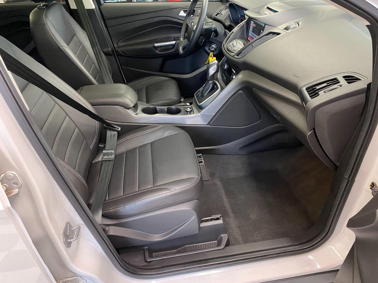 2013 Ford Escape SE+Leather+Roof+GPS+Heated Seats+New Tires+Brakes - Photo #20