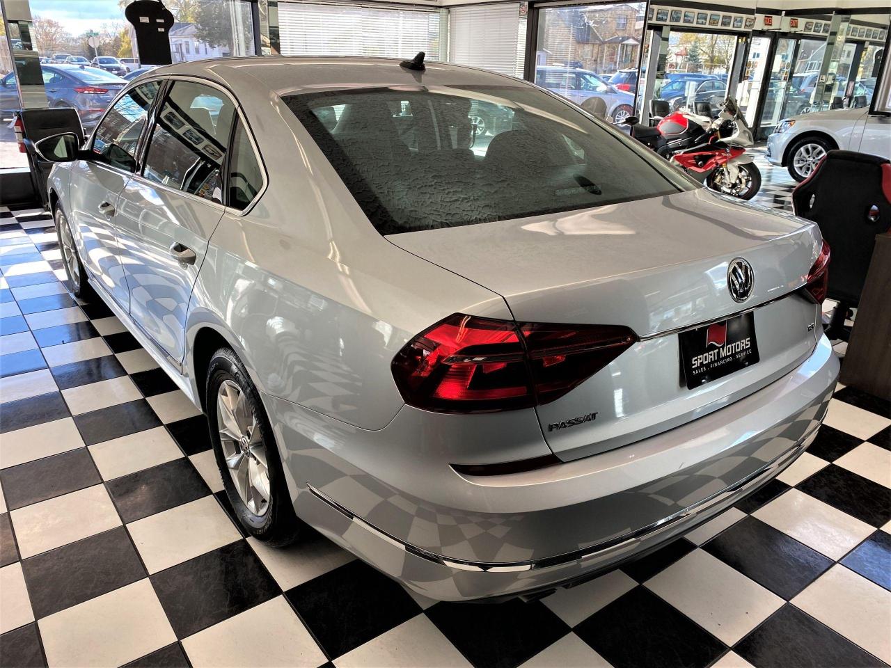 2017 Volkswagen Passat Trendline+ApplePlay+Camera+A/C+CLEAN CARFAX Photo2