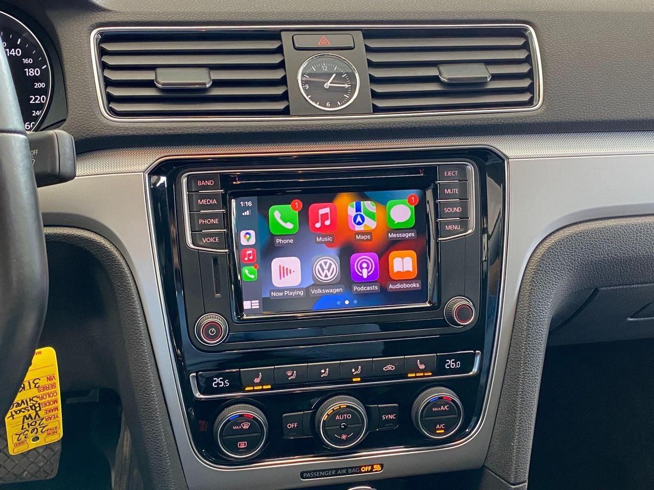 2017 Volkswagen Passat Trendline+ApplePlay+Camera+A/C+CLEAN CARFAX - Photo #10