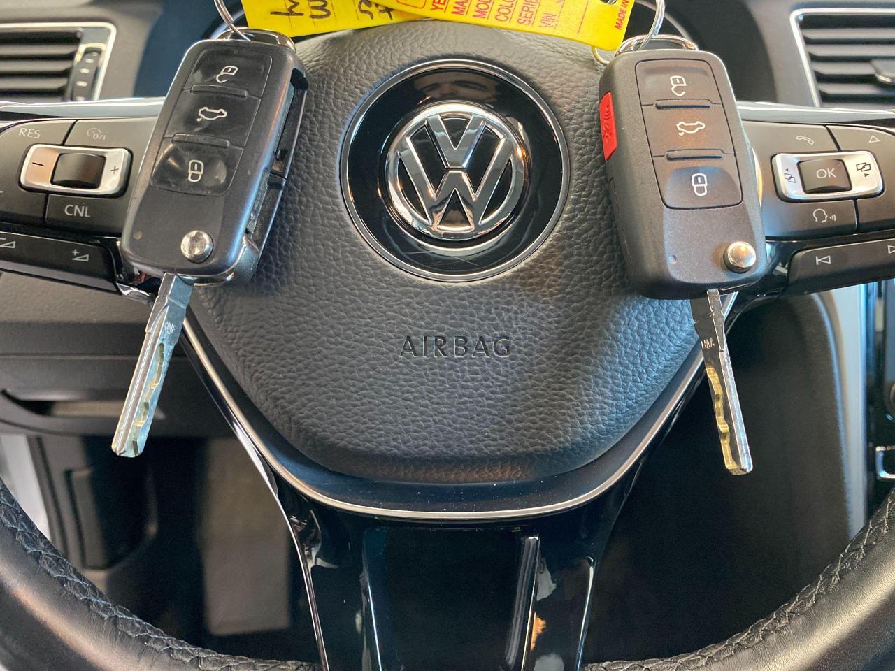 2017 Volkswagen Passat Trendline+ApplePlay+Camera+A/C+CLEAN CARFAX - Photo #16