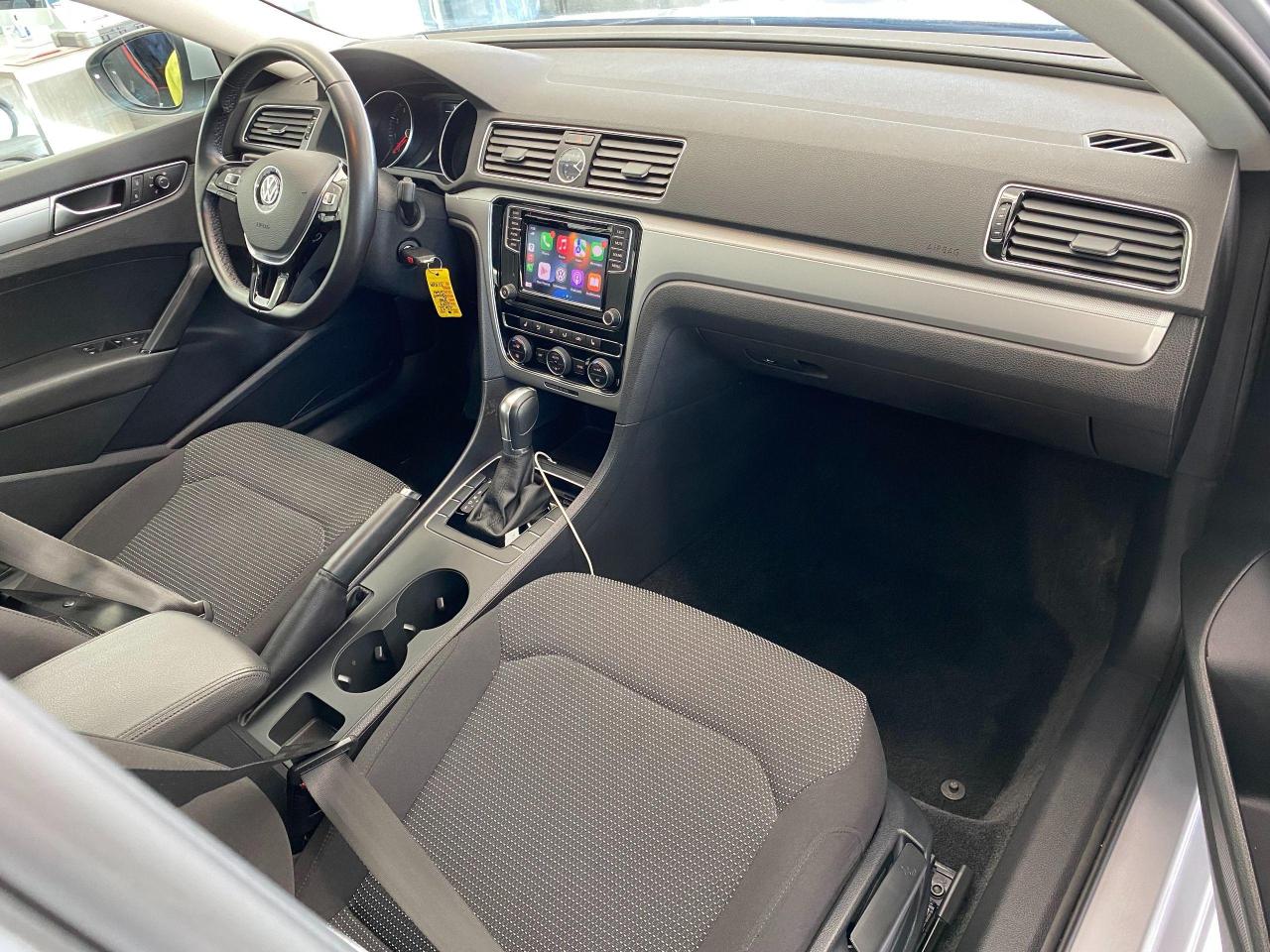2017 Volkswagen Passat Trendline+ApplePlay+Camera+A/C+CLEAN CARFAX Photo21
